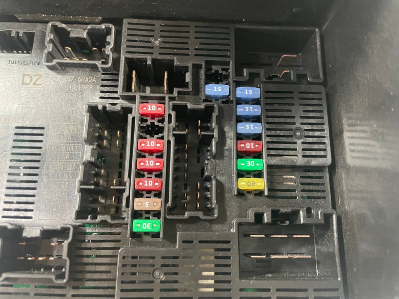 Load image into Gallery viewer, 2023-2025 NISSAN ROGUE POWER SUPPLY BODY MODULE FUSE BOX 1.5L 284B76RA2D #111657