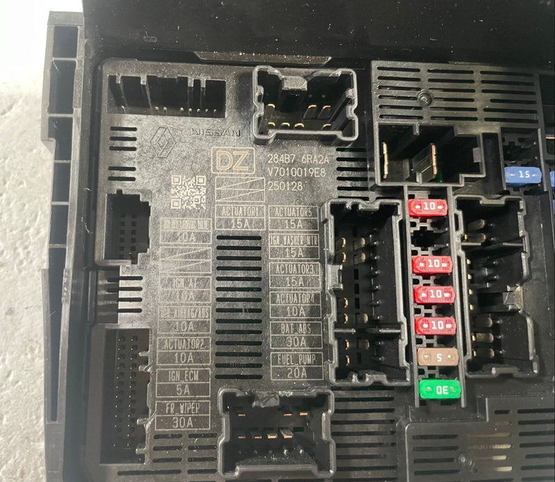 Load image into Gallery viewer, 2023-2025 NISSAN ROGUE POWER SUPPLY BODY MODULE FUSE BOX 1.5L 284B76RA2D #111657