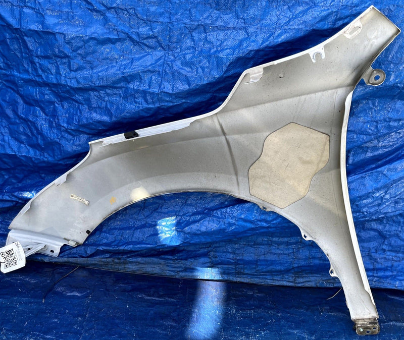 Load image into Gallery viewer, ACURA RDX FRONT RIGHT PASSENGER SIDE FENDER PANEL ASSEMBLY WHITE 19-25 # 109784