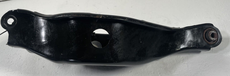 Load image into Gallery viewer, 2021 - 2025 NISSAN ROGUE REAR RIGHT SIDE LOWER CONTROL ARM SPRING PERCH # 111682