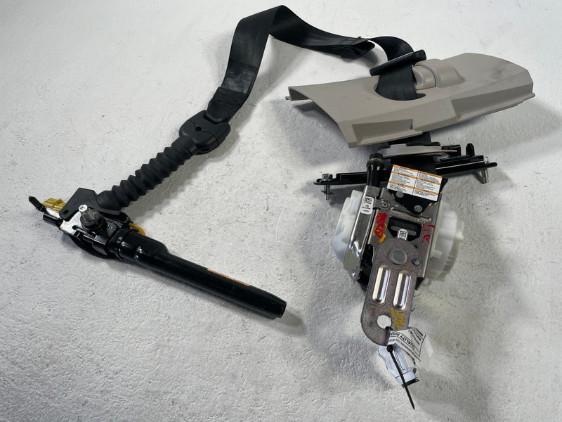 Load image into Gallery viewer, 2022 - 2025 HONDA CIVIC FRONT RIGHT PASSENGER SIDE SEAT BELT RETRACTOR # 108879