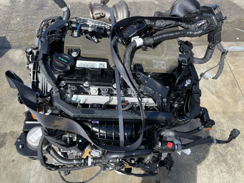 Load image into Gallery viewer, HYUNDAI SANTA FE FWD AUTOMATIC ENGINE MOTOR ASSEMBLY 2.5L 11K MILES 24-25 106971