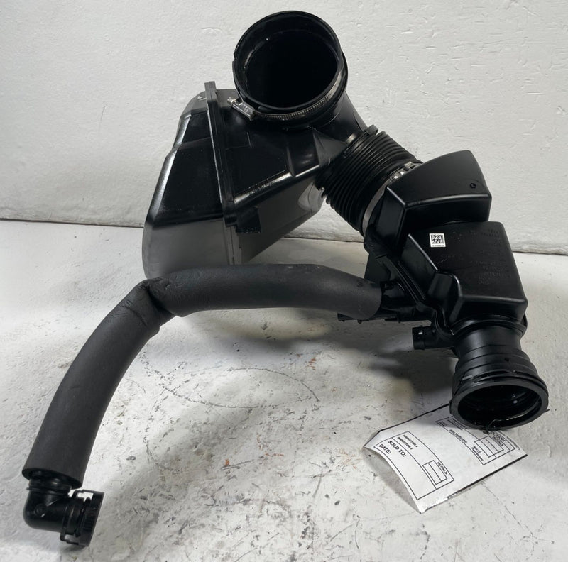 Load image into Gallery viewer, 19-25 BMW 330i xDRIVE 430i Z4 AIR INTAKE CLEANER FILTER BOX W/ HOSE TUBE #110278