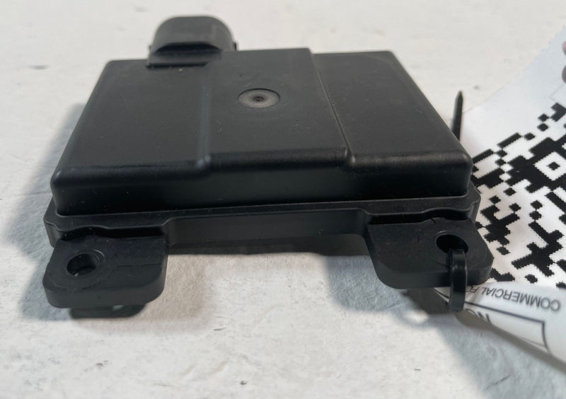 Load image into Gallery viewer, 2022-2024 HYUNDAI TUCSON REAR RIGHT BLIND SPOT DISTANCE RADAR SENSOR # 107649