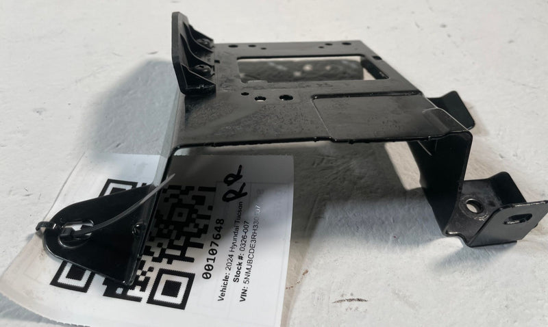 Load image into Gallery viewer, 2022-2025 HYUNDAI TUCSON REAR RIGHT SIDE BLIND SPOT RADAR SENSOR BRACKET #107648