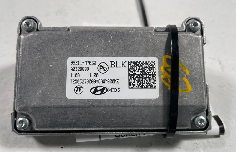 Load image into Gallery viewer, 2025 HYUNDAI TUCSON FRONT WINDSHIELD LANE ASSIST CAMERA 99211-N7030 # 113025