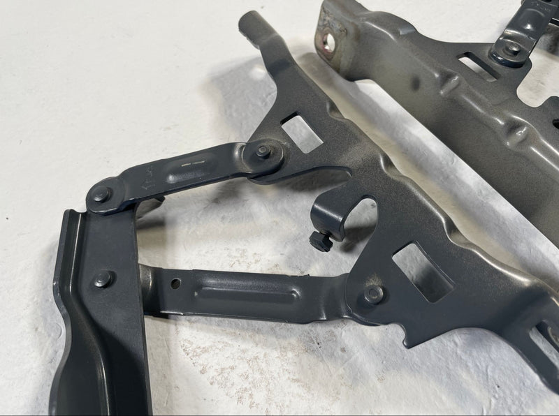 Load image into Gallery viewer, 2022 - 2025 GENESIS GV70 FRONT LEFT & RIGHT HOOD BONNET HINGE PAIR # 107534