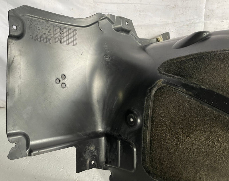 Load image into Gallery viewer, 2019-2025 BMW 330i xDrive G20 FRONT RIGHT FENDER REARWARD SPLASH GUARD # 110311
