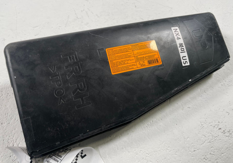 Load image into Gallery viewer, 2022-2026 HYUNDAI TUCSON FRONT RIGHT PASSENGER SIDE SEAT AIR BAG AIRBAG # 113007