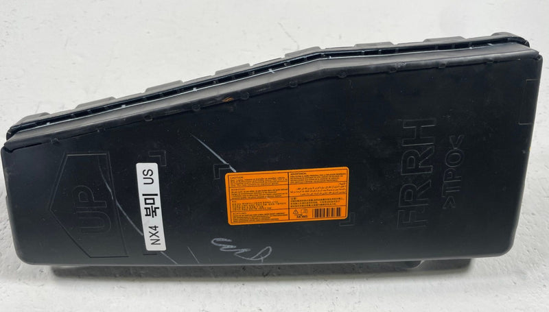 Load image into Gallery viewer, 2022-2026 HYUNDAI TUCSON FRONT RIGHT PASSENGER SIDE SEAT AIR BAG AIRBAG # 113006