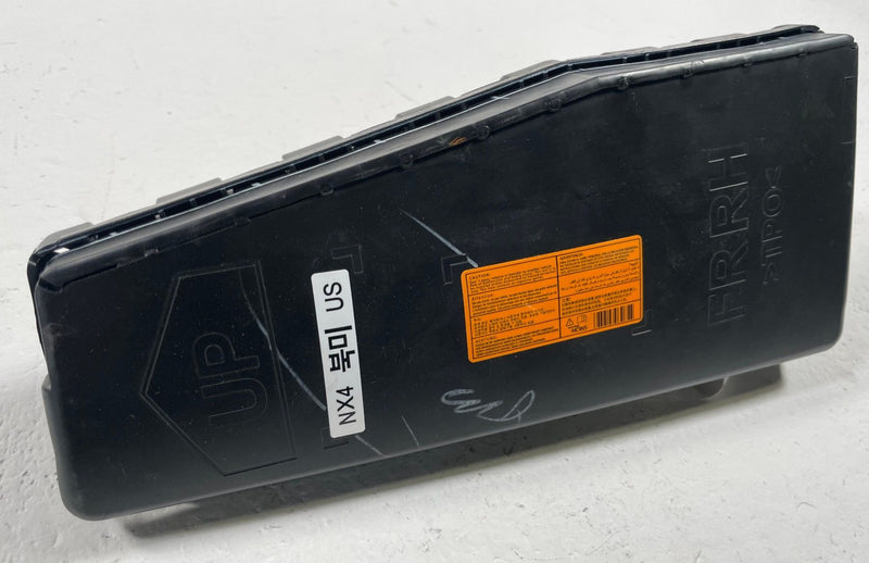 Load image into Gallery viewer, 2022-2026 HYUNDAI TUCSON FRONT RIGHT PASSENGER SIDE SEAT AIR BAG AIRBAG # 113006