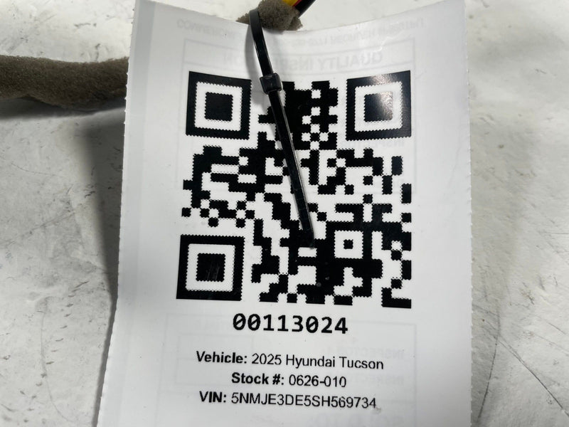 Load image into Gallery viewer, 2025-2026 HYUNDAI TUCSON REAR ROOF SHARK FIN ANTENNA MODULE 96210CW300EB #113024