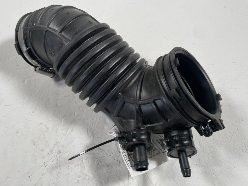 Load image into Gallery viewer, 22-25 HYUNDAI TUCSON SANTA CRUZ ENGINE AIR INTAKE HOSE TUBE PIPE 2.5L # 113031