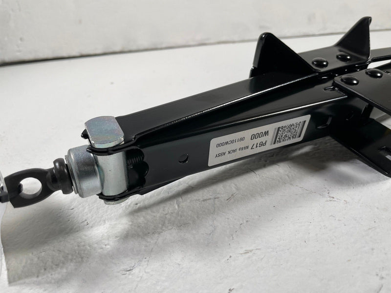 Load image into Gallery viewer, 2022-2025 HYUNDAI TUCSON EMERGENCY SPARE TIRE WHEEL JACK TOOL MAX 700KG #107667