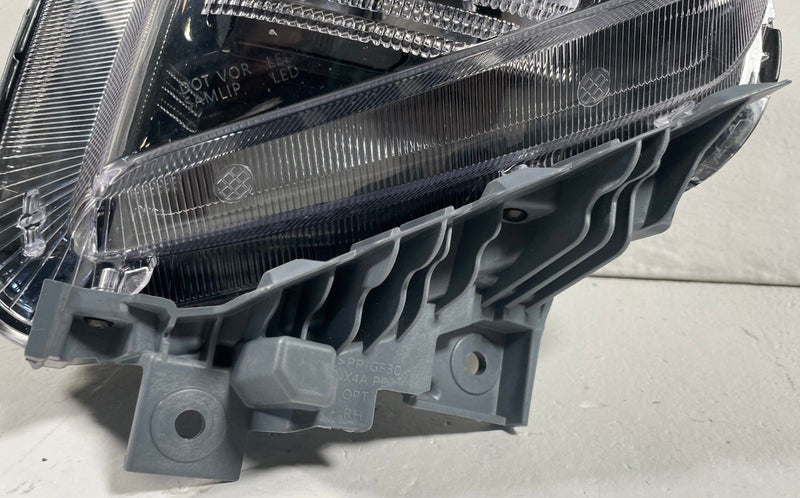 Load image into Gallery viewer, 2025 - 2026 HYUNDAI TUCSON FRONT RIGHT SIDE LED HEADLIGHT HEADLAMP 2.5L # 113055