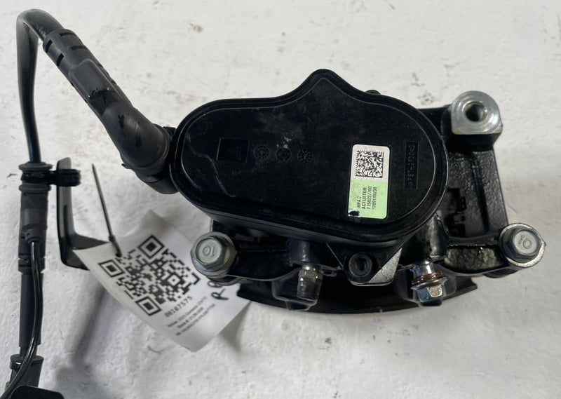Load image into Gallery viewer, 2022 - 2025 GENESIS GV70 REAR RIGHT SIDE BRAKE CALIPIER W/ ABS SENSOR # 107575