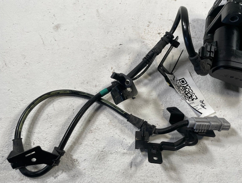 Load image into Gallery viewer, 2022 - 2025 GENESIS GV70 REAR RIGHT SIDE BRAKE CALIPIER W/ ABS SENSOR # 107575