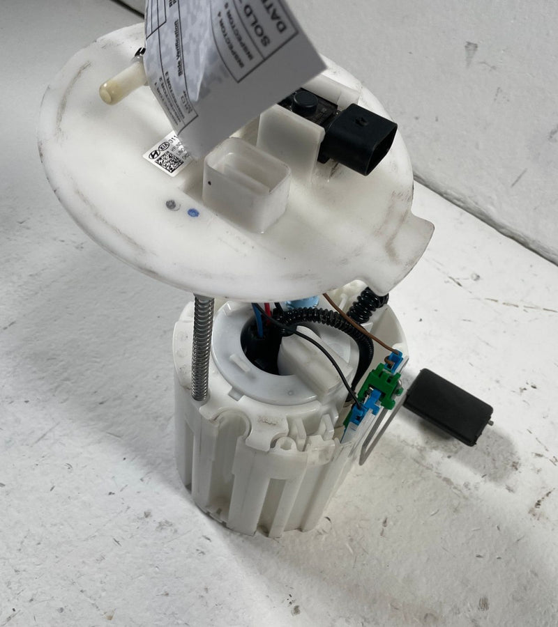 Load image into Gallery viewer, 2022 - 2025 GENESIS GV70 GAS TANK FUEL PUMP SENDING UNIT ASSEMBLY 2.5L #107590