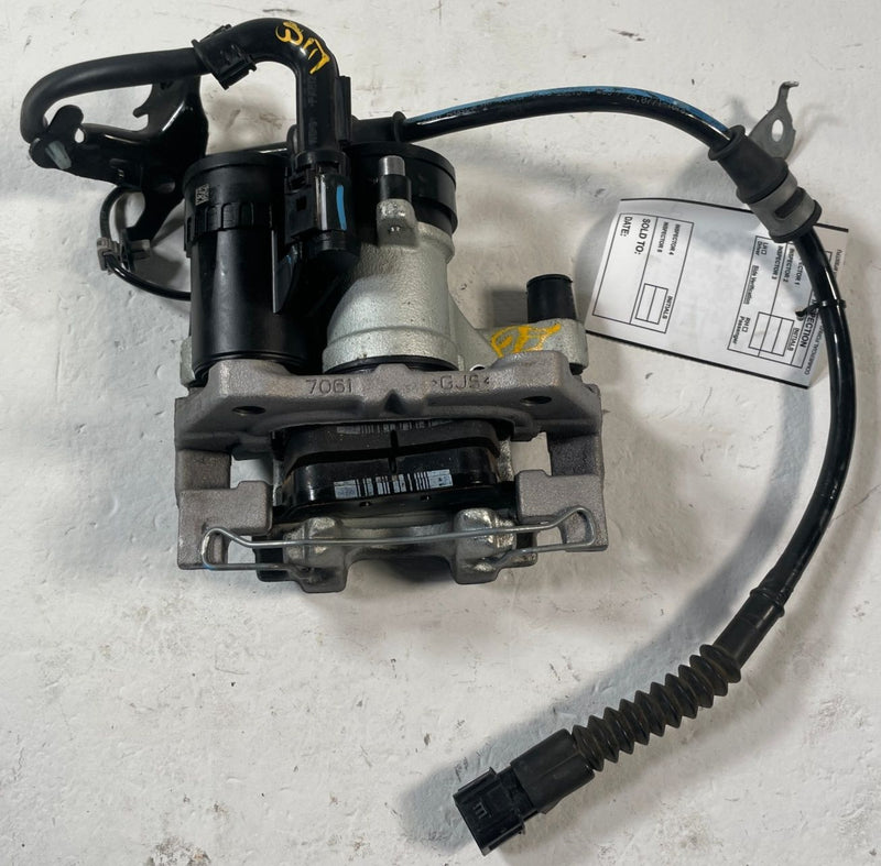 Load image into Gallery viewer, 2022 - 2025 HONDA CIVIC REAR RIGHT PASSENGER SIDE DISC BRAKE CALIPER # 110361