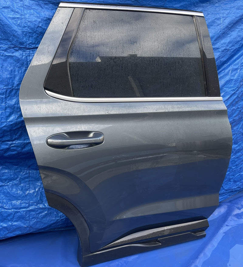Load image into Gallery viewer, HYUNDAI PALISADE REAR RIGHT SIDE DOOR ASSEMBLY GRAY (P7V) 2023 - 2025 # 107787