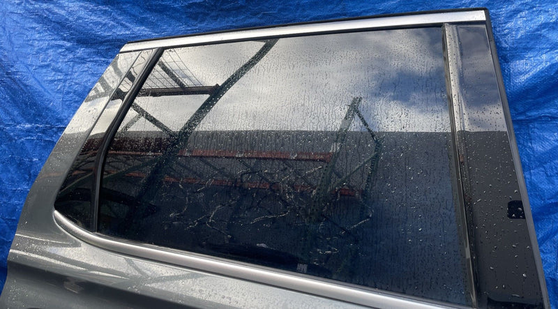 Load image into Gallery viewer, HYUNDAI PALISADE REAR RIGHT SIDE DOOR ASSEMBLY GRAY (P7V) 2023 - 2025 # 107787