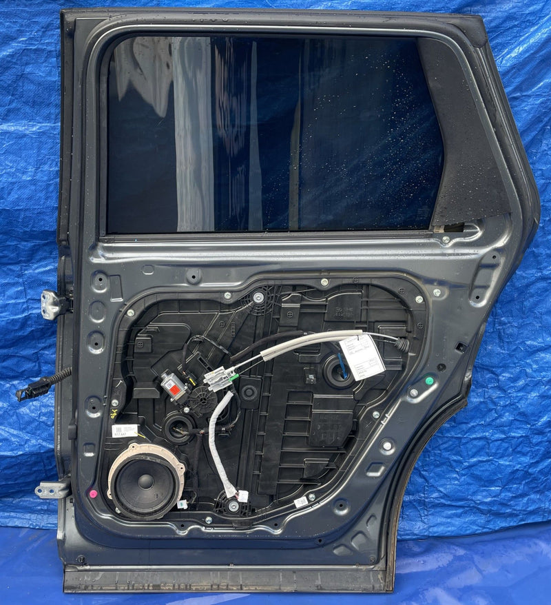 Load image into Gallery viewer, HYUNDAI PALISADE REAR RIGHT SIDE DOOR ASSEMBLY GRAY (P7V) 2023 - 2025 # 107787