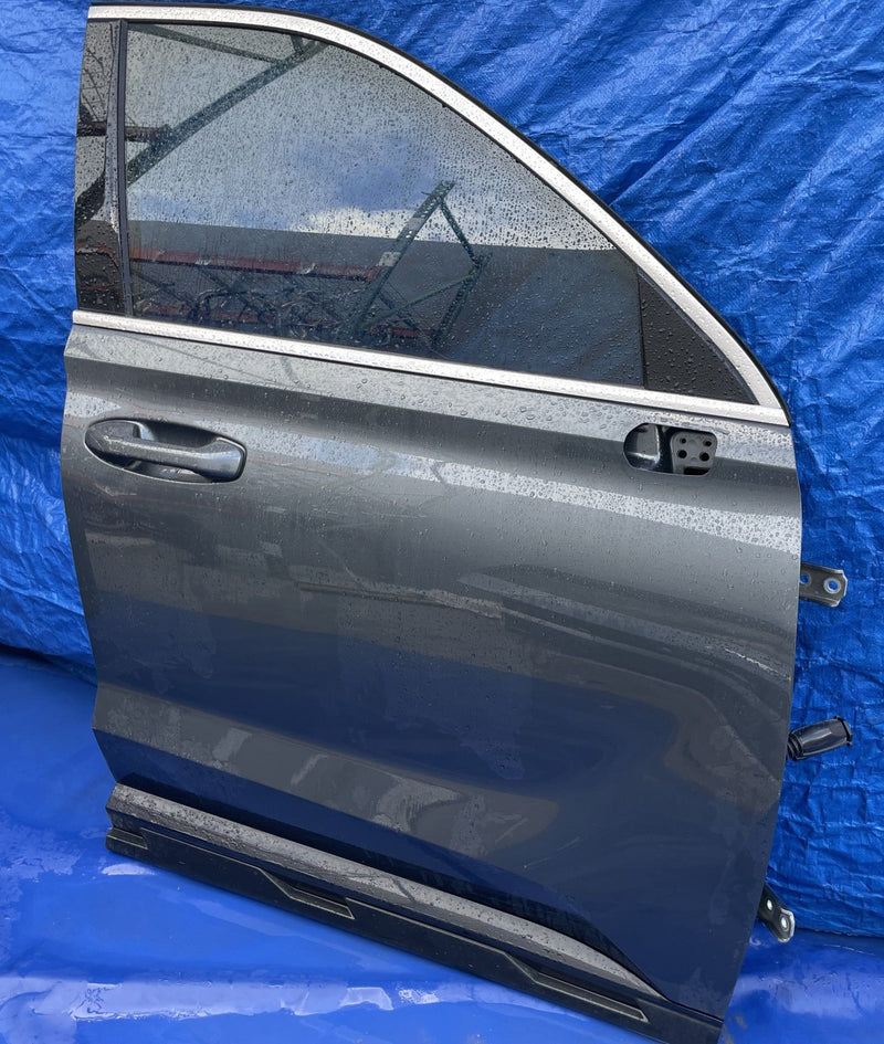 Load image into Gallery viewer, HYUNDAI PALISADE FRONT RIGHT SIDE DOOR ASSEMBLY GRAY (P7V) 2020 - 2025 # 107784