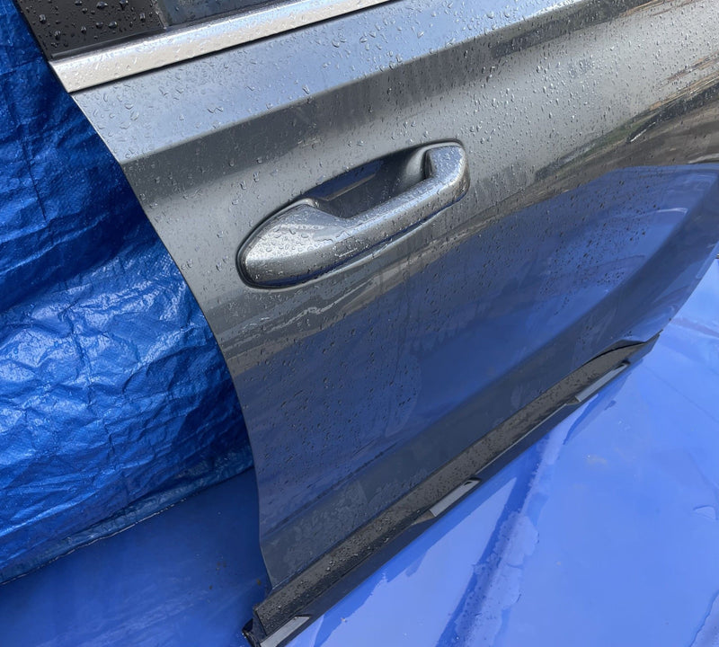 Load image into Gallery viewer, HYUNDAI PALISADE FRONT RIGHT SIDE DOOR ASSEMBLY GRAY (P7V) 2020 - 2025 # 107784