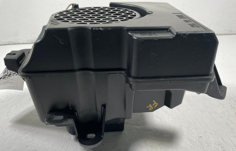 Load image into Gallery viewer, 2023 - 2025 MAZDA CX-50 FRONT RIGHT SIDE DOOR AUDIO SPEAKER SUBWOOFER # 113082