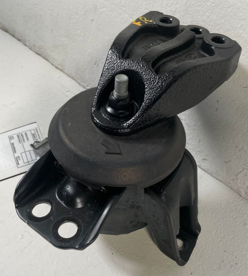 Load image into Gallery viewer, 20-25 HYUNDAI PALISADE FWD FRONT RIGHT SIDE ENGINE MOUNT SUPPORT BRACKET #111854