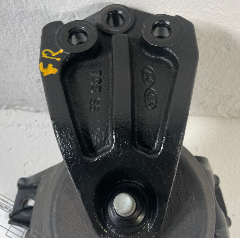 Load image into Gallery viewer, 20-25 HYUNDAI PALISADE FWD FRONT RIGHT SIDE ENGINE MOUNT SUPPORT BRACKET #111854