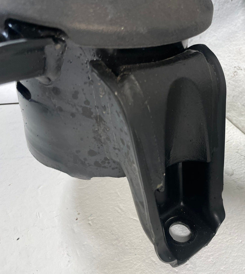 Load image into Gallery viewer, 20-25 HYUNDAI PALISADE FWD FRONT RIGHT SIDE ENGINE MOUNT SUPPORT BRACKET #111854