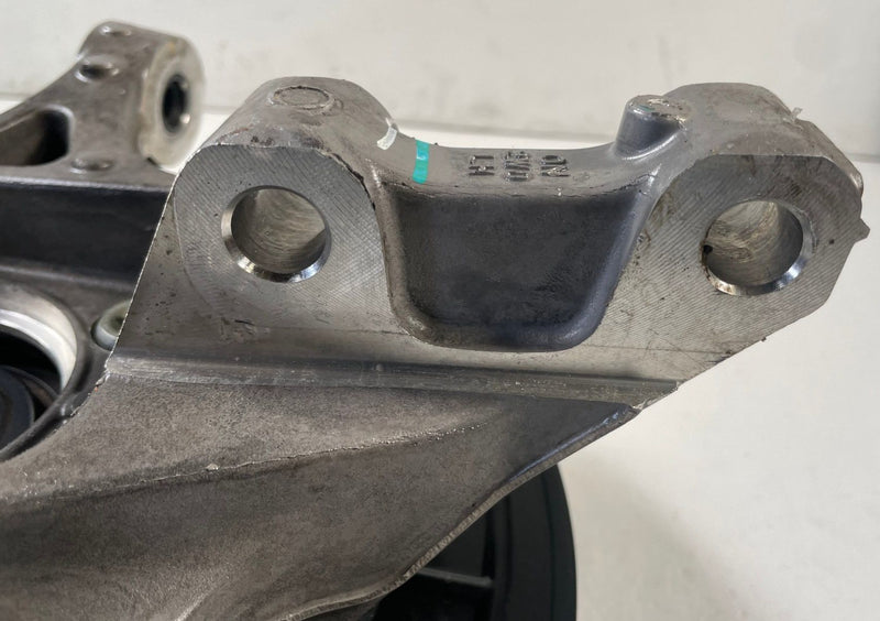 Load image into Gallery viewer, 2020-25 HYUNDAI PALISADE FWD FRONT LEFT SPINDLE KNUCKLE W/ BEARING HUB # 111847