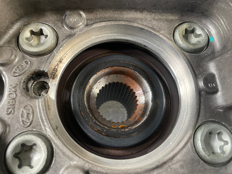 Load image into Gallery viewer, 2020-25 HYUNDAI PALISADE FWD FRONT LEFT SPINDLE KNUCKLE W/ BEARING HUB # 111847