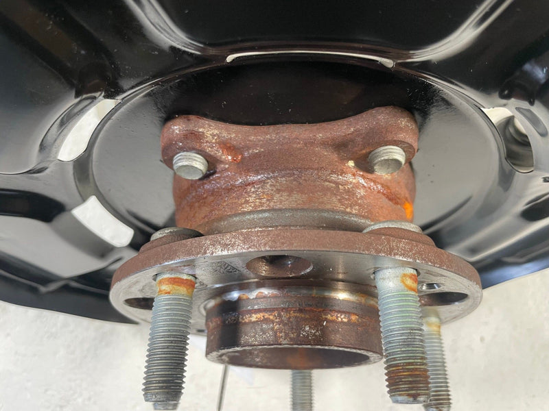 Load image into Gallery viewer, 2020-2025 HYUNDAI PALISADE FWD REAR RIGHT SPINDLE KNUCKLE W/ BEARING HUB #111859