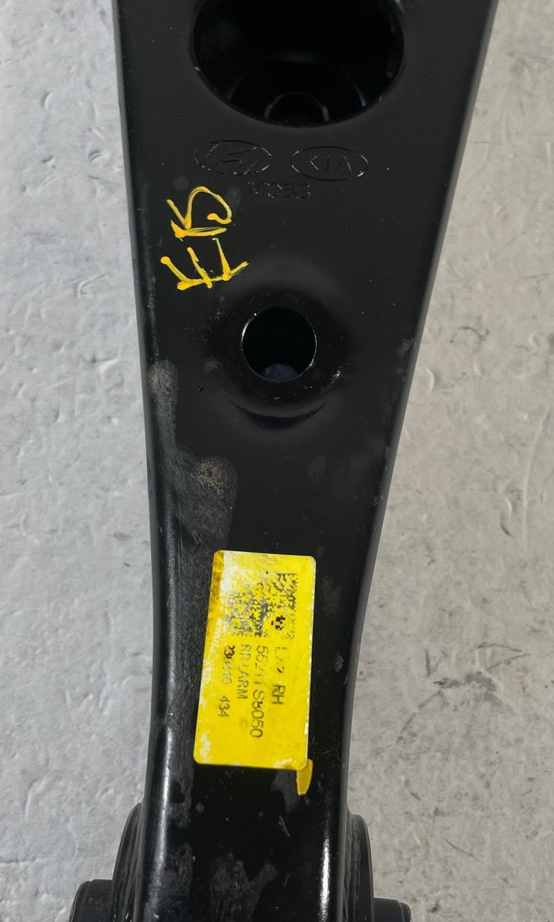 Load image into Gallery viewer, 2020-2025 HYUNDAI PALISADE REAR RIGHT SIDE LOWER CONTROL ARM SPRING PERCH 111858