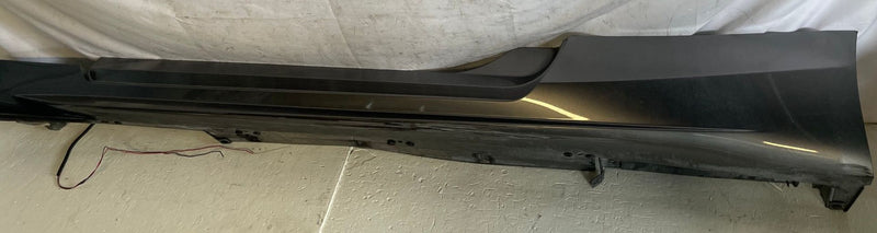 Load image into Gallery viewer, 2017-2022 INFINITI Q60 RIGHT SIDE ROCKER PANEL SKIRT MOLDING GRAY (KAD) # 112534