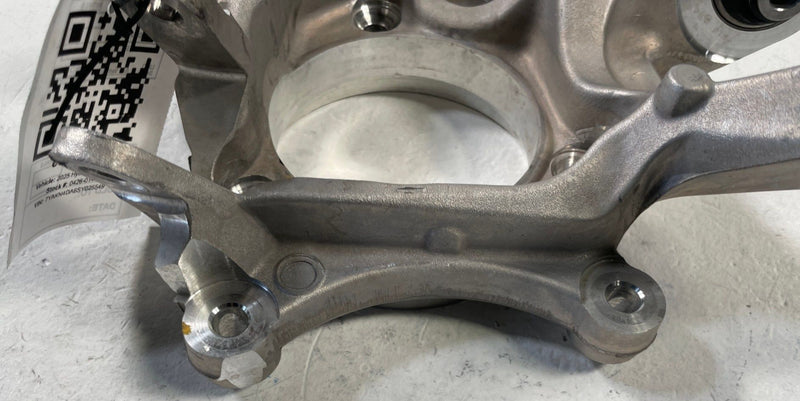 Load image into Gallery viewer, 2022 - 2026 HYUNDAI IONIQ 5 6 REAR RIGHT SIDE WHEEL SPINDLE KNUCKLE HUB # 109126