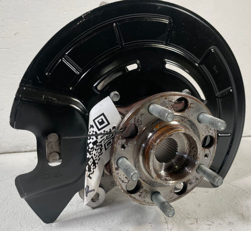 Load image into Gallery viewer, 2020-25 HYUNDAI PALISADE FWD FRONT RIGHT SPINDLE KNUCKLE W/ BEARING HUB # 107903