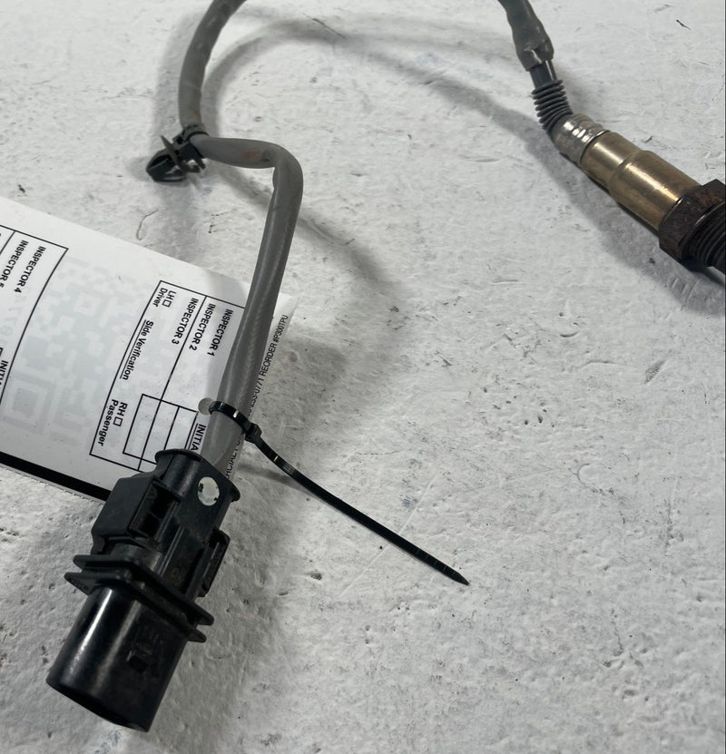 Load image into Gallery viewer, 20-25 HYUNDAI PALISADE FRONT RIGHT SIDE EXHAUST LAMBDA O2 OXYGEN SENSOR #107742