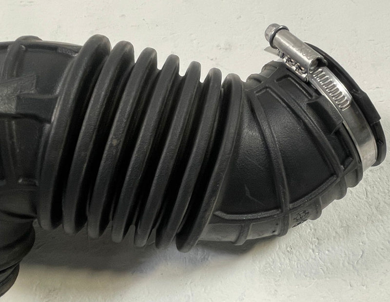 Load image into Gallery viewer, 2023-2026 KIA SPORTAGE ENGINE AIR CLEANER INTAKE HOSE TUBE PIPE 2.5L # 109194