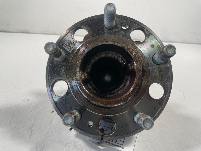 Load image into Gallery viewer, 21-26 HYUNDAI SANTA FE REAR LH OR RH SIDE SPINDLE KNUCKLE HUB ONLY 2.5L # 113195