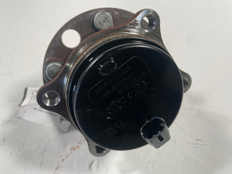 Load image into Gallery viewer, 21-26 HYUNDAI SANTA FE REAR LH OR RH SIDE SPINDLE KNUCKLE HUB ONLY 2.5L # 113195
