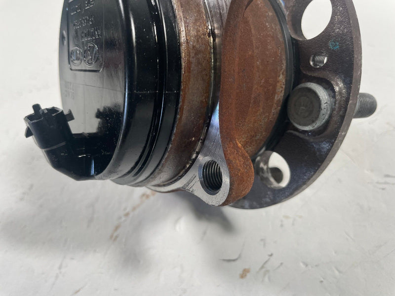 Load image into Gallery viewer, 21-26 HYUNDAI SANTA FE REAR LH OR RH SIDE SPINDLE KNUCKLE HUB ONLY 2.5L # 113195