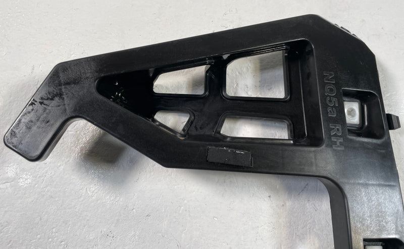 Load image into Gallery viewer, 2023-2025 KIA SPORTAGE REAR RIGHTSIDE BUMPER MOUNT SUPPORT BRACKET 2.5L # 109174