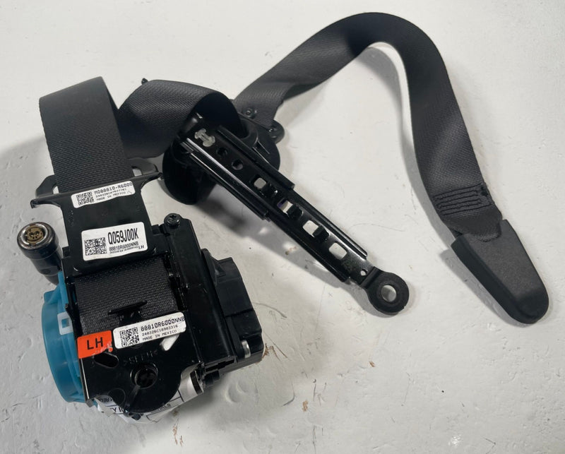 Load image into Gallery viewer, 24-26 HYUNDAI SANTA FE FRONT LEFT DRIVER SIDE SEATBELT RETRACTOR BLACK # 113190