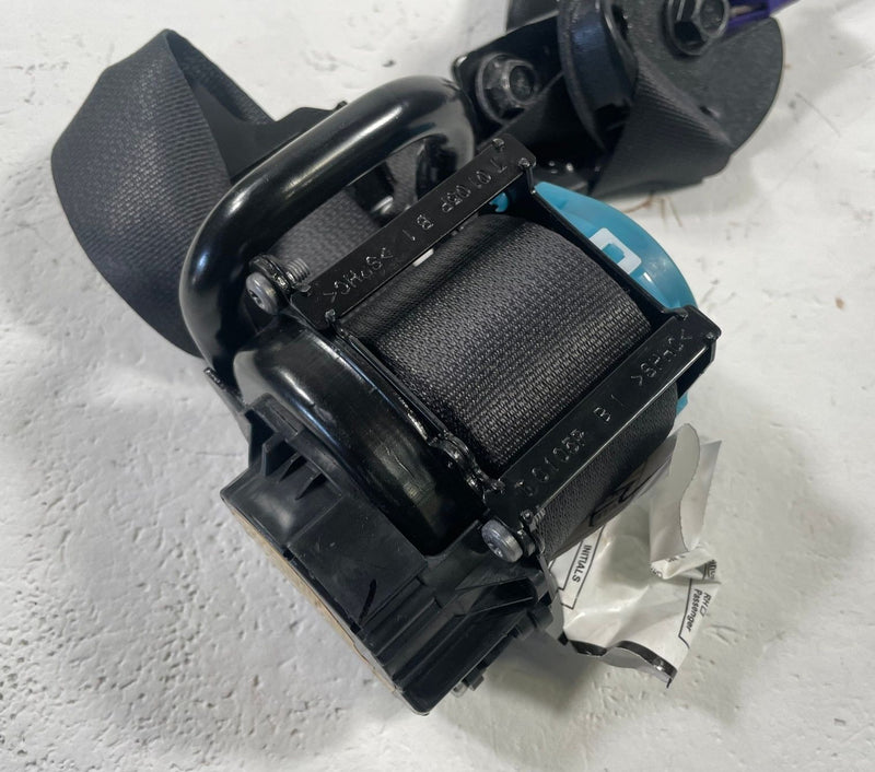 Load image into Gallery viewer, 24-26 HYUNDAI SANTA FE FRONT LEFT DRIVER SIDE SEATBELT RETRACTOR BLACK # 113190
