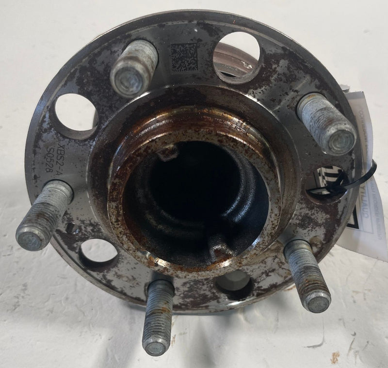 Load image into Gallery viewer, 21-26 HYUNDAI SANTA FE REAR LH OR RH SIDE SPINDLE KNUCKLE HUB ONLY 2.5L # 113183