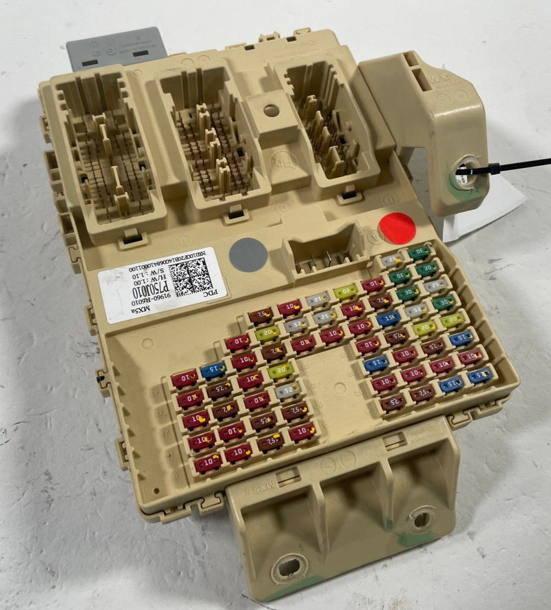 Load image into Gallery viewer, 24-26 HYUNDAI SANTA FE INTERIOR CABIN FUSE RELAY JUNCTION BOX BLOCK 2.5L #113199