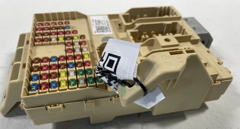 Load image into Gallery viewer, 24-26 HYUNDAI SANTA FE INTERIOR CABIN FUSE RELAY JUNCTION BOX BLOCK 2.5L #113199